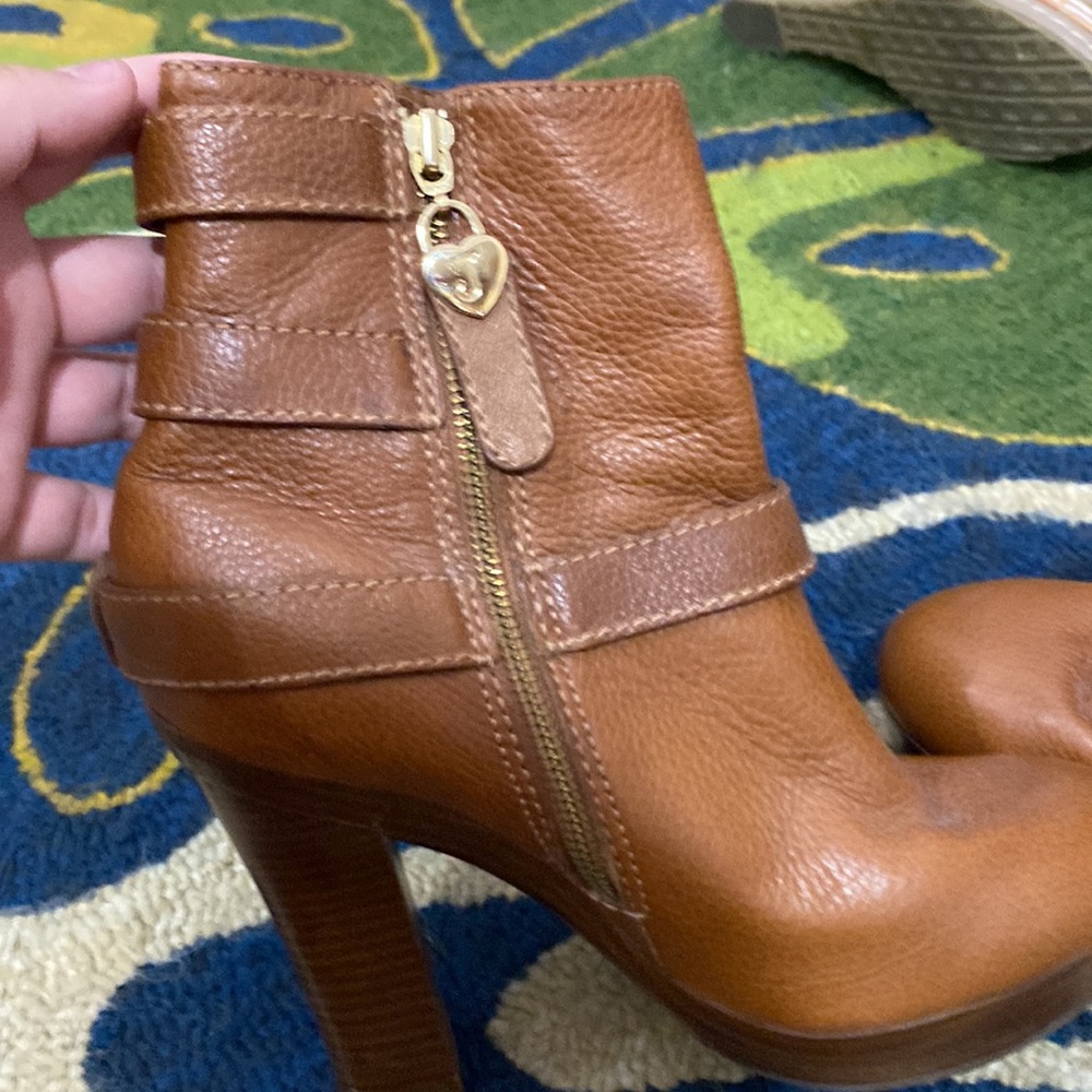 Booties - Picture 3 of 4